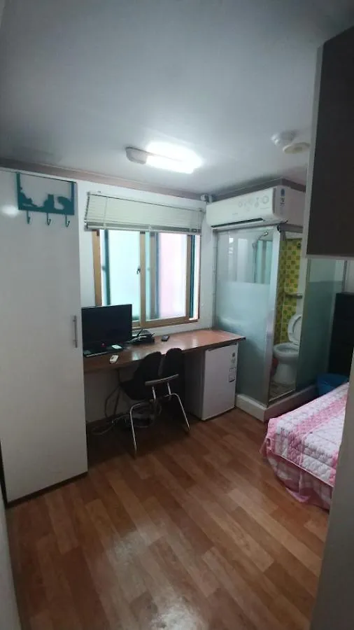 Art Oneroomtel Seoul Hostel
